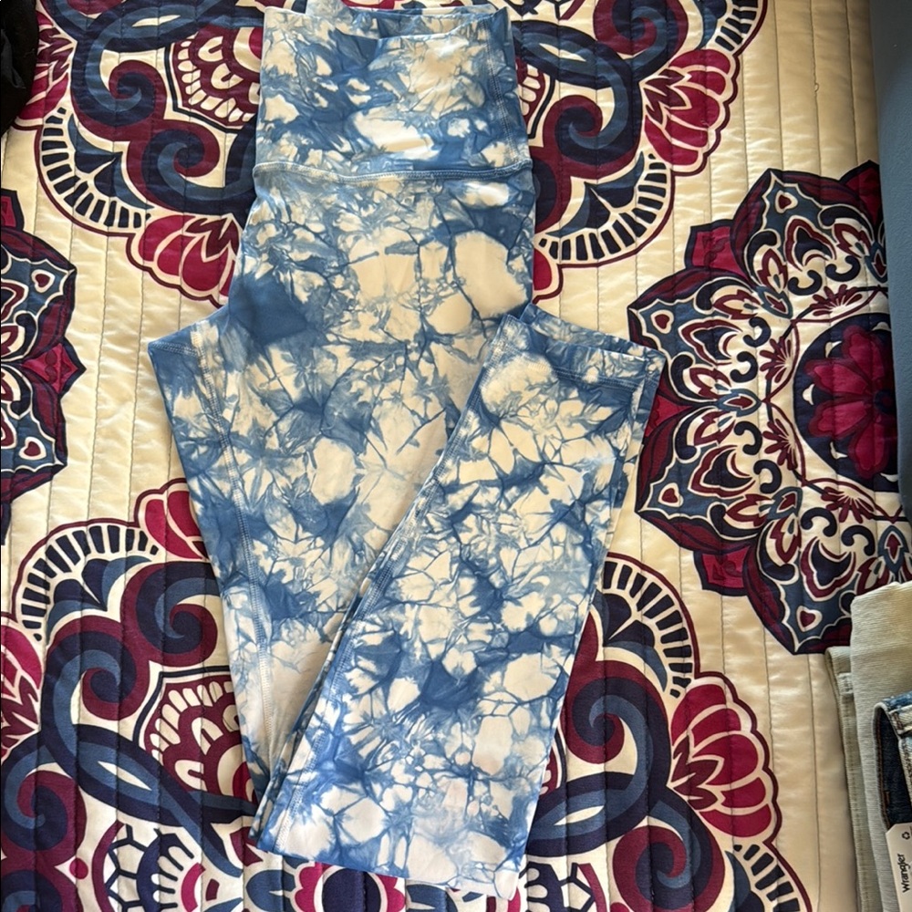 Blue and White diamond dye lulu leggings - Picture 2 of 9